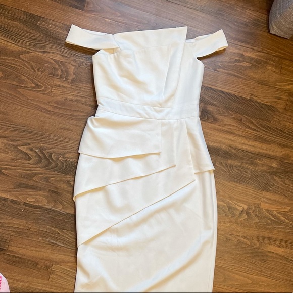 BLACK HALO EVE LA REINA GOWN - Picture 4 of 12